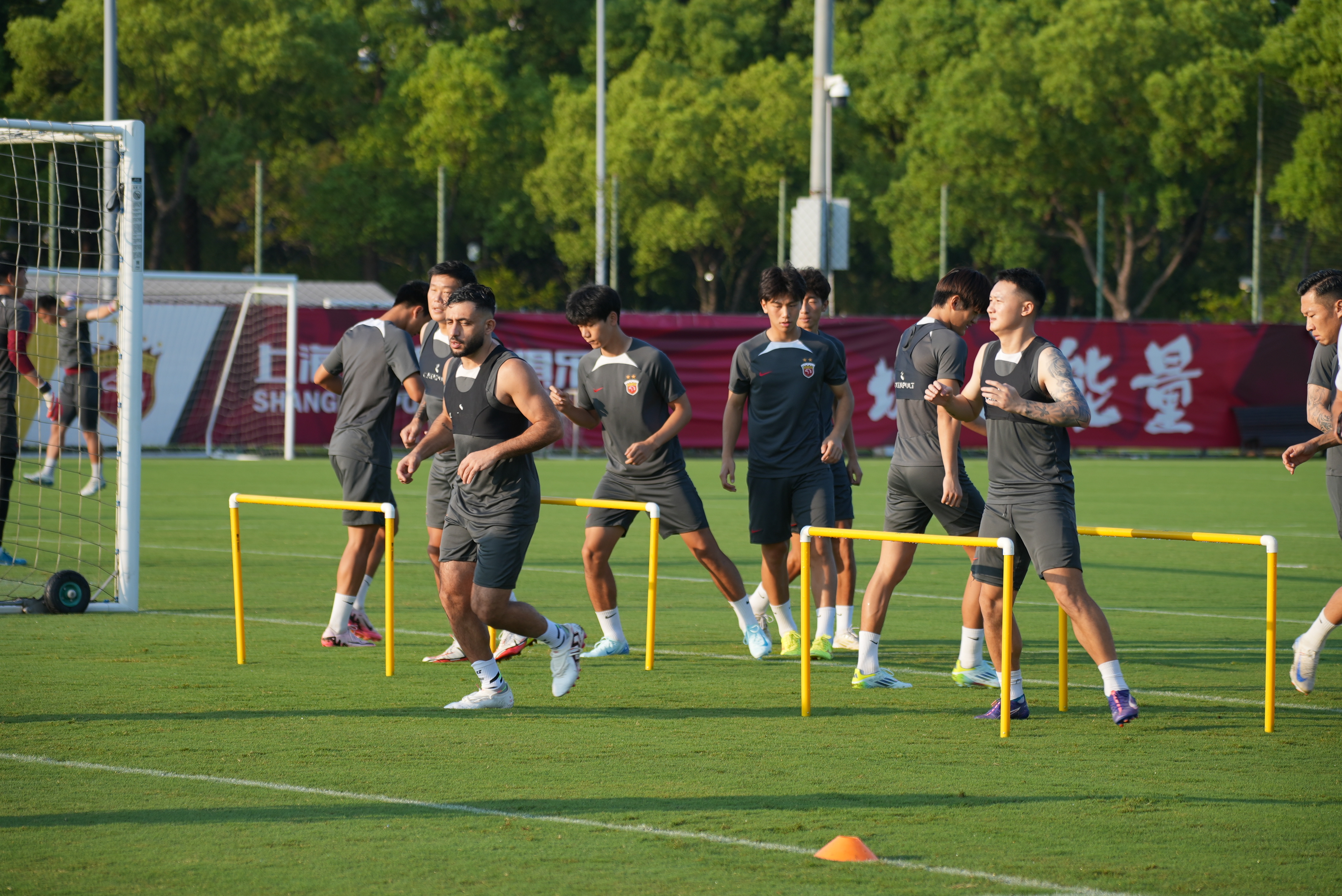 开云体育-包含欧预赛稳扎稳打，球队全力以赴取得重要胜利的词条