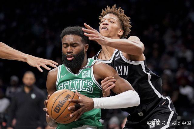 黄蜂队比分惊险击败凯尔特人队