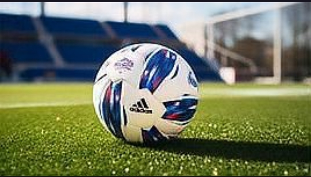 关于精彩不断，足球豪门角逐争夺荣耀的信息