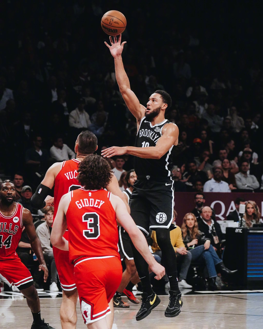 篮网主场大胜尼克斯，取得两连胜