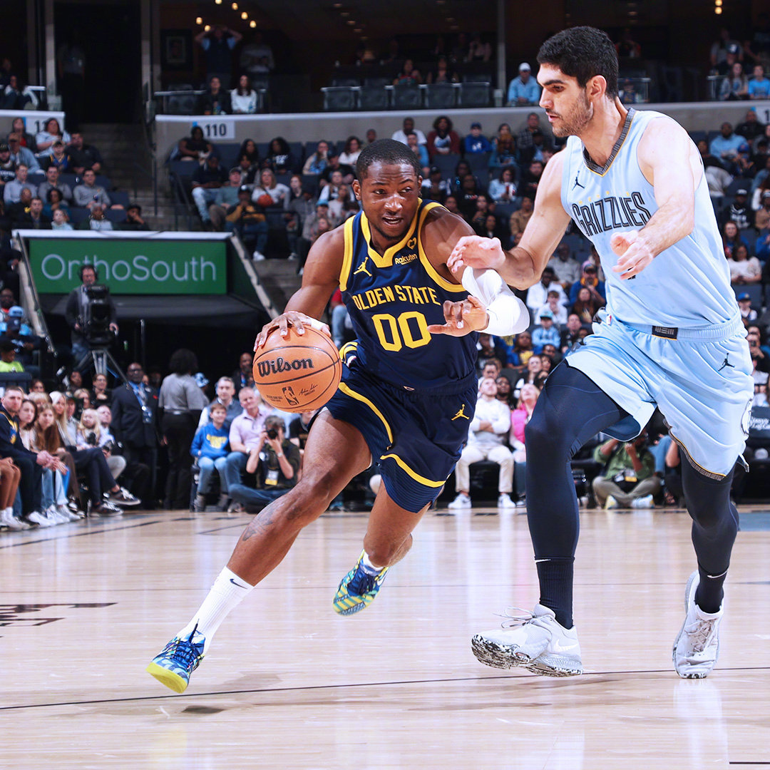 爵士客场大胜灰熊延续连胜