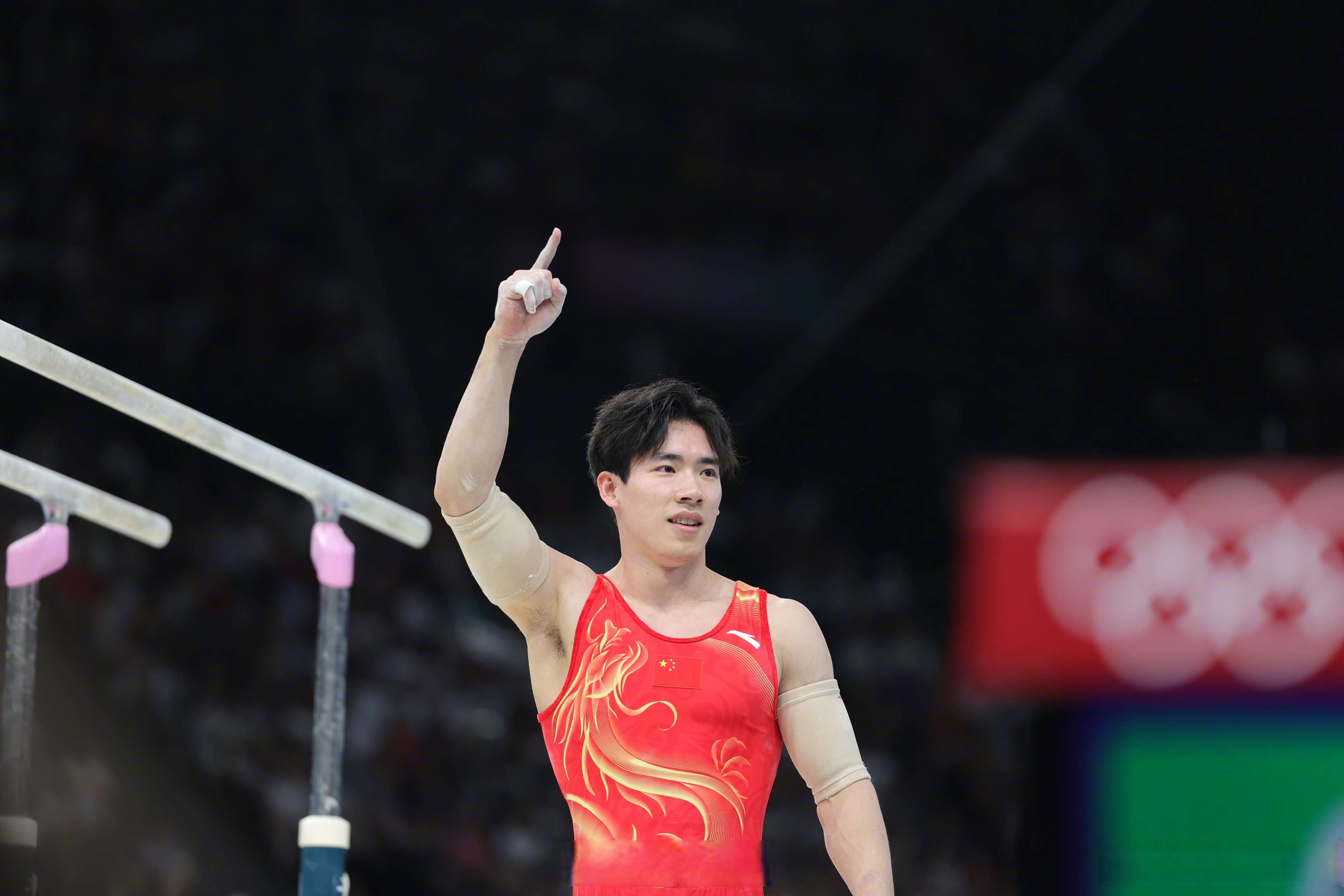 包含选手实力贯穿全场，飞跃冲刺金牌的词条