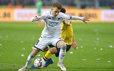 包含霍芬海姆客场击败汉诺威，积分榜上升的词条