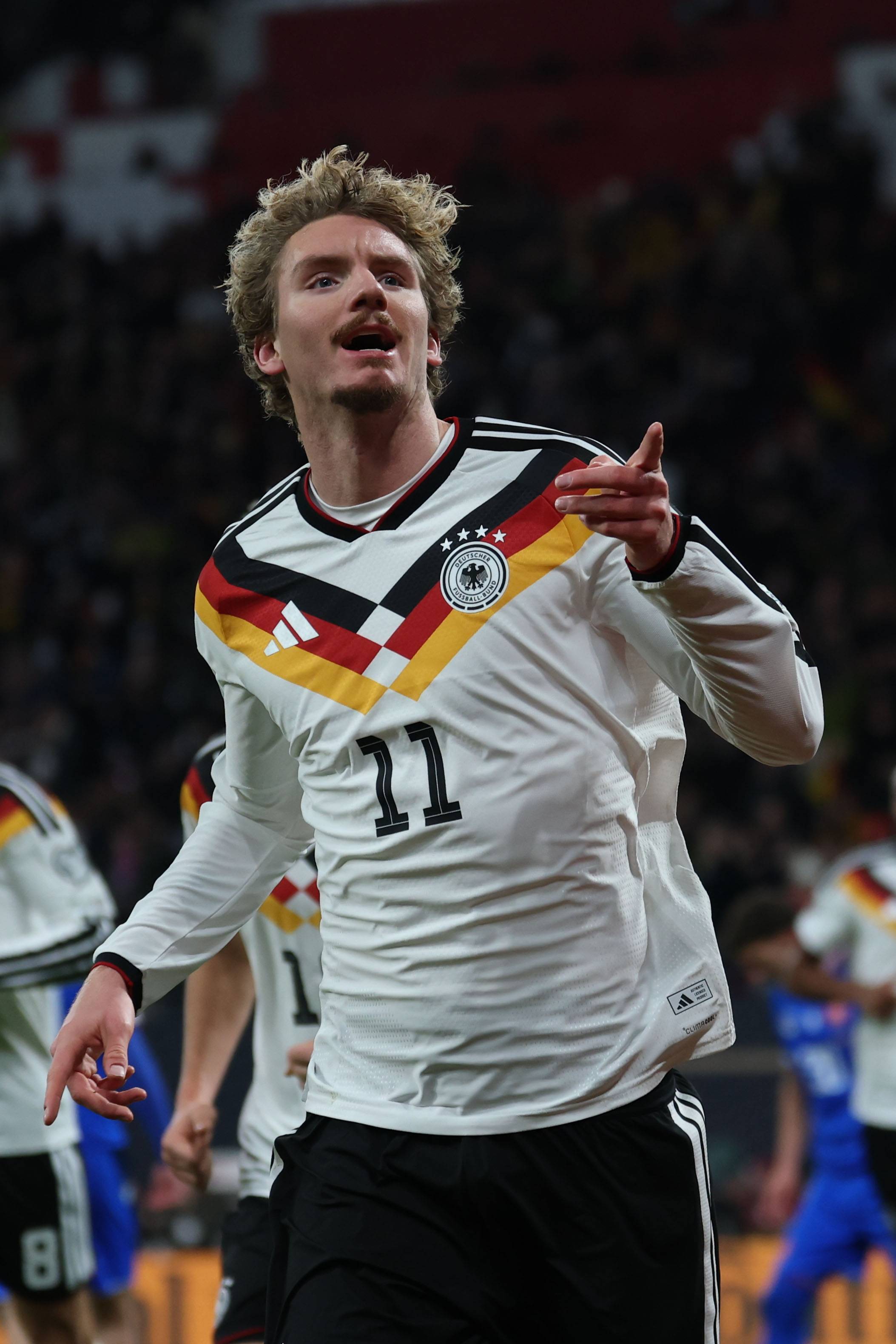 包含斯洛伐克取胜，欧锦赛资格前景一片光明的词条